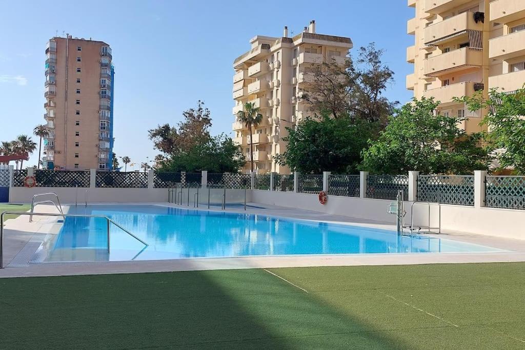Elegante Alojamiento Con Piscina A 200 M Del Mar. Apartment Benalmadena Exterior photo